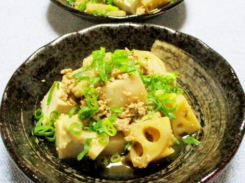 じんわり旨い☆里芋とれんこんのそぼろ煮